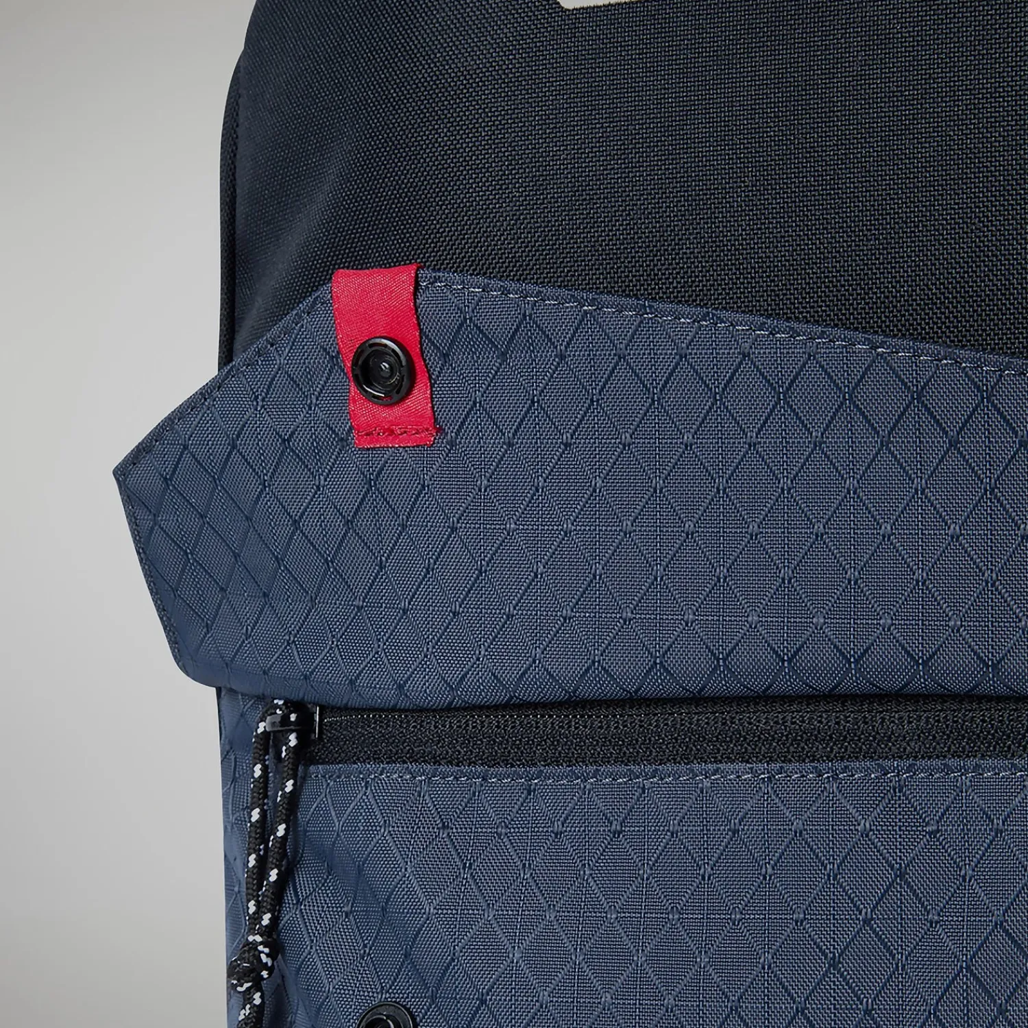 Berghaus Unisex Brand Bag 25 - Black/Dark Grey Online